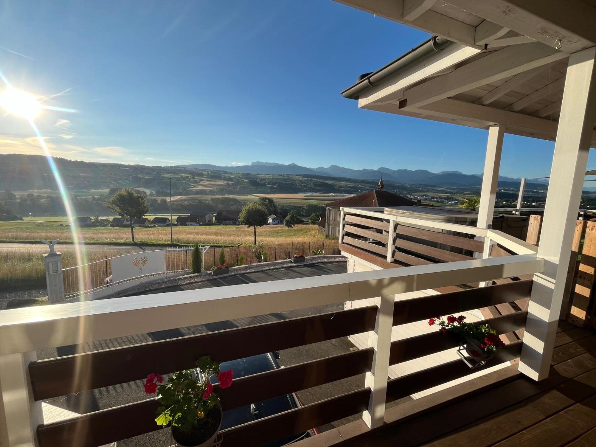 Loft Des Milans, Petit Nid Douillet Perche Sur La Campagne Ecublens (Vaud)